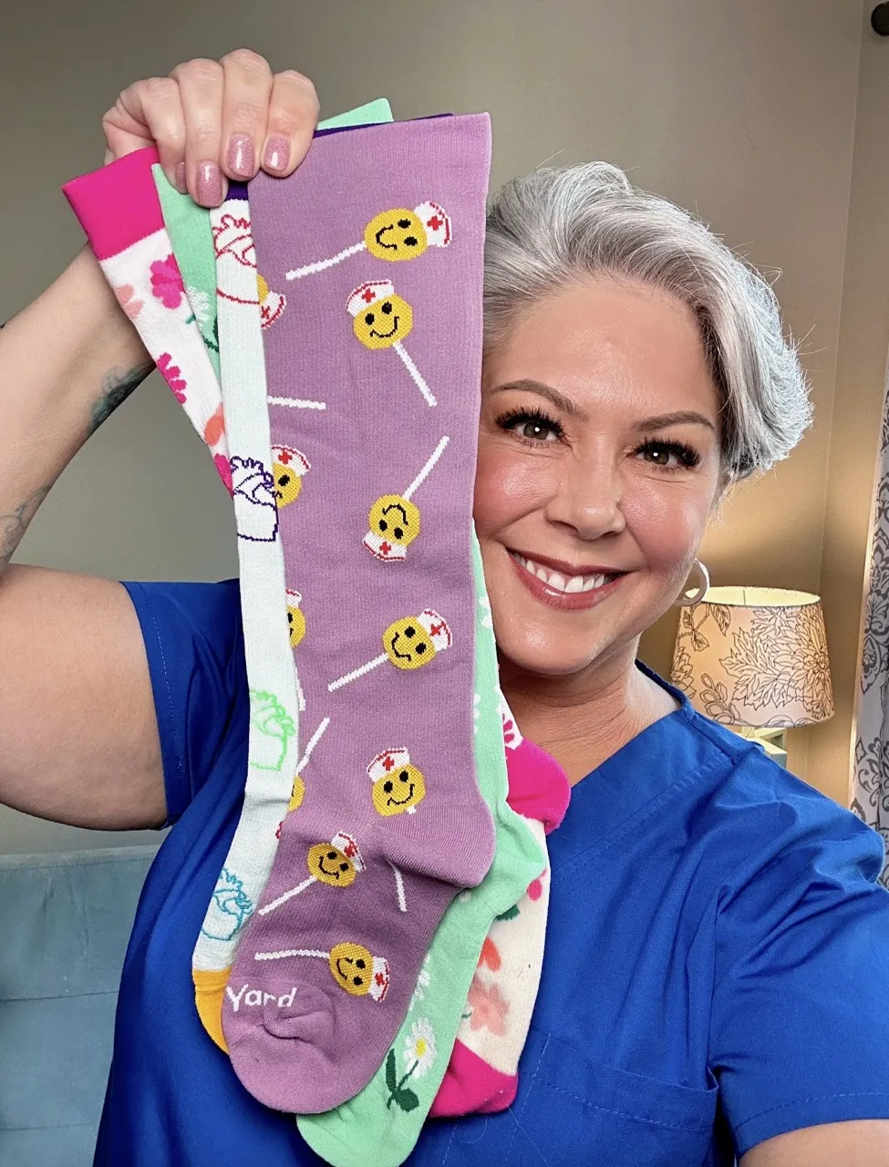 Nurse wearing NurseYard compression socks
